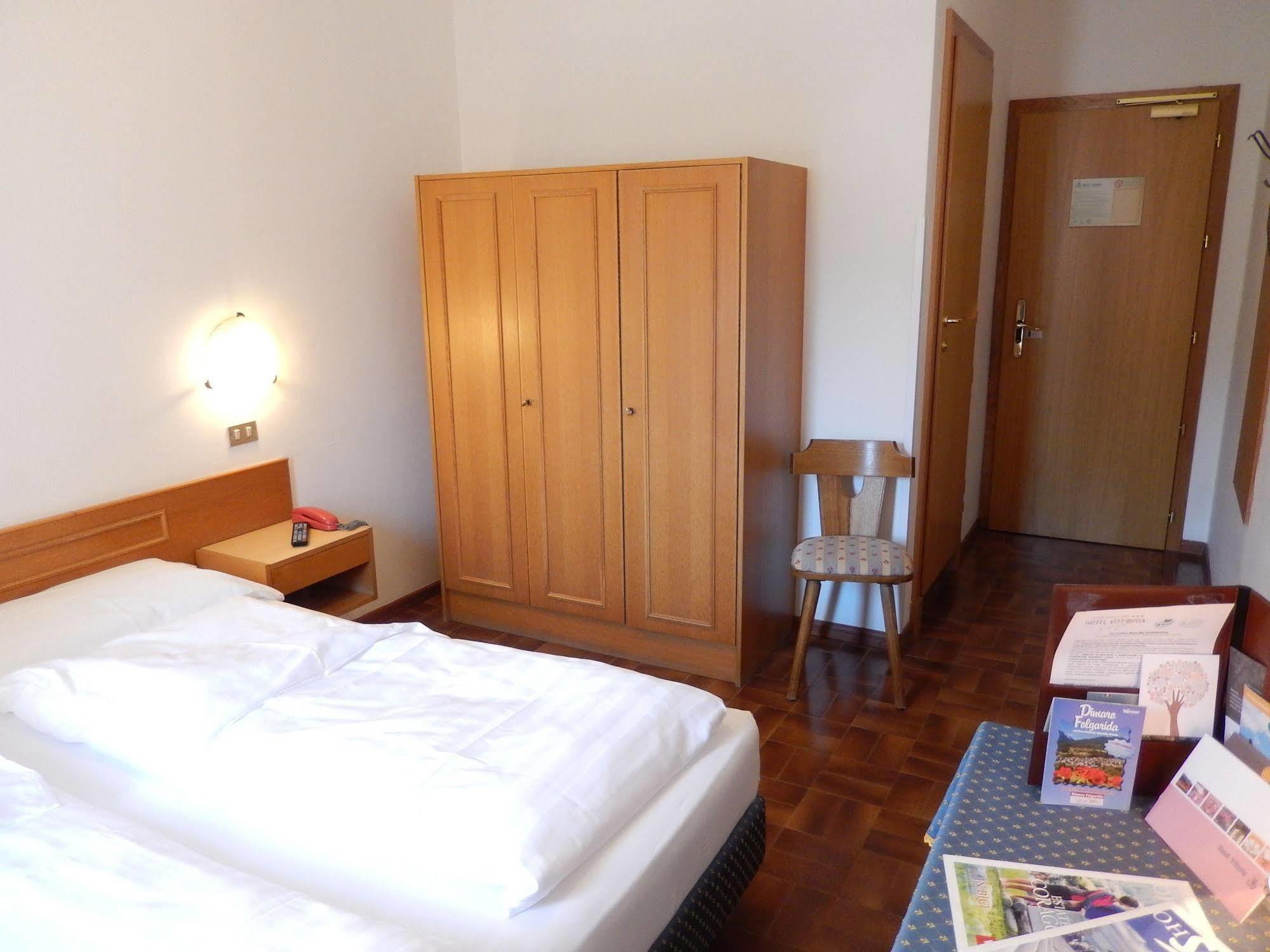 Hotel Vittoria - Ricarica L'Anima 디마로 외부 사진